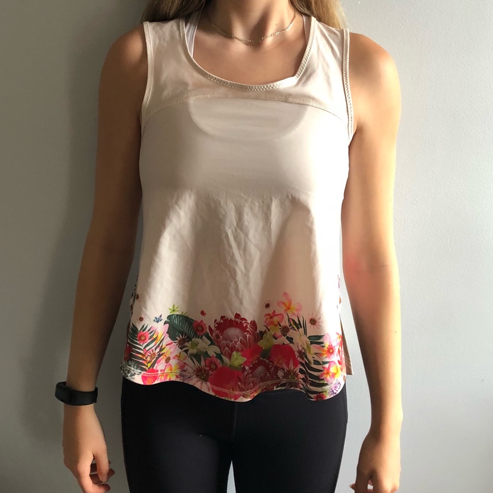 Lululemon Flowy Cream Flower Tank Top Size 2